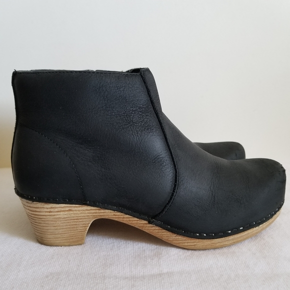 dansko maria boot black